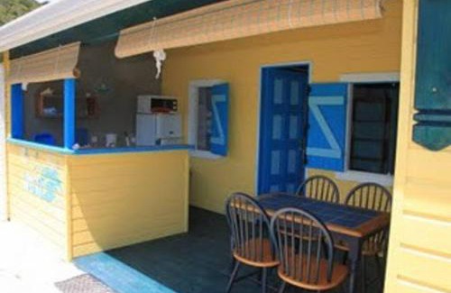 Capesterre-de-Marie-Galante Apartment | Inviting Gîtes tit'anse Léo: Pool and Oceanfront Views