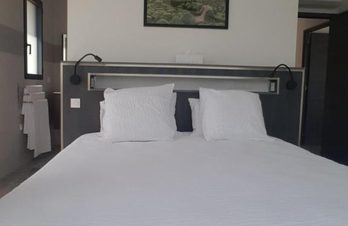 Concores Villa | Oceanfront Gîtes Veyrières - 4-Star Guest Rated Experience