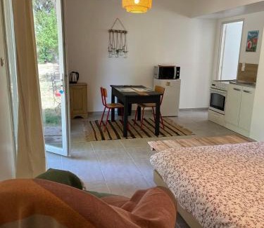 Violes House | Pet-Friendly Retreat at Gîtes Violettes et Amandier