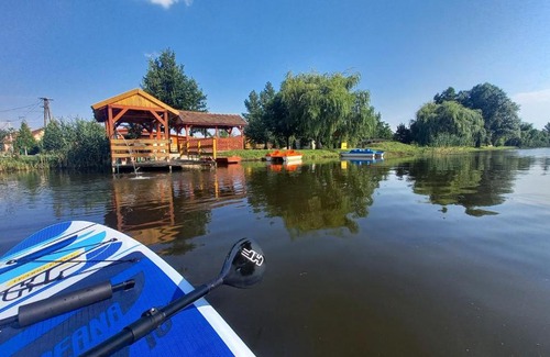 Vajdacska House | Gólya-Tó Vendégház: Family-Friendly Retreat with Hot Tub