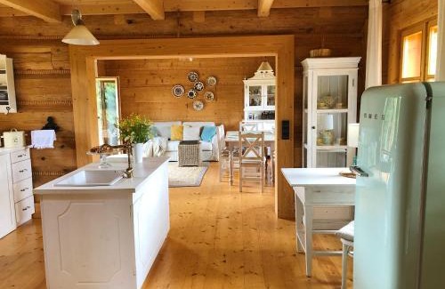 Mszana Dolna House | Explore Góralskie Domy: Family-Friendly with Pool & Hot Tub
