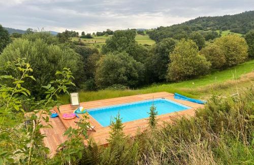 Mszana Dolna House | Explore Góralskie Domy: Family-Friendly with Pool & Hot Tub