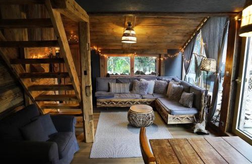 Ochotnica Dolna Apartment | Experience Górna Chata Chalet: Top-Rated with Ocean Views