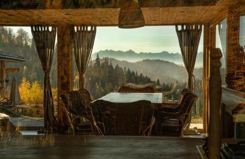 Ochotnica Dolna Apartment | Experience Górna Chata Chalet: Top-Rated with Ocean Views
