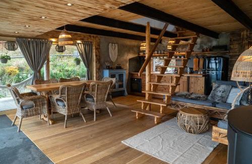 Ochotnica Dolna Apartment | Experience Górna Chata Chalet: Top-Rated with Ocean Views