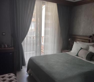 Akyaka Hotel | GÖKTÜRK OTEL: Oceanfront Stay with Breakfast Included