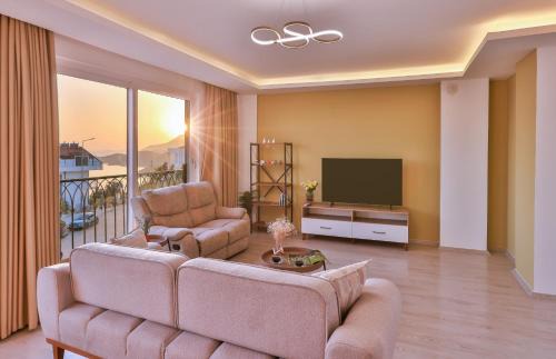 Kas Apartment | Oceanfront Comfort at Gökyüzü Suit Apart - 4-Star Stay