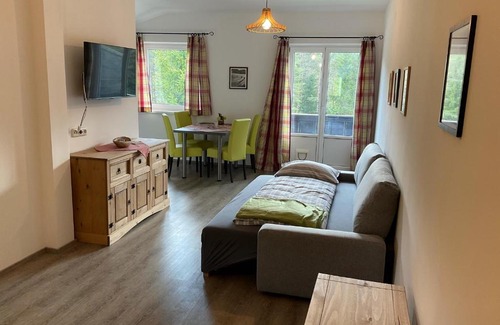 Sankt Aegyd am Neuwalde Apartment | Göllerblick: Guest Rated 10/10 with Family-Friendly Amenities