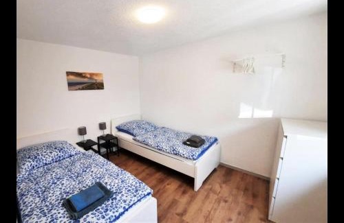 Sondelfingen Apartment | Convenient Worker Apartment in Reutlingen with Kitchen