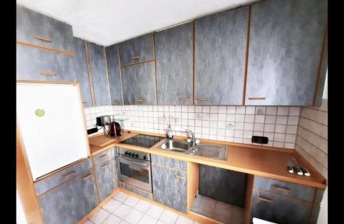 Sondelfingen Apartment | Convenient Worker Apartment in Reutlingen with Kitchen