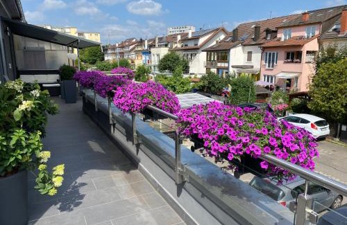 Loerrach Apartment | Budget-Friendly Rooms with Shared Bathroom for Families