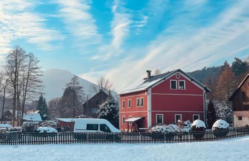 Jetrichovice House | Güntherův mlýn: Family-Friendly Retreat with Perfect Ratings