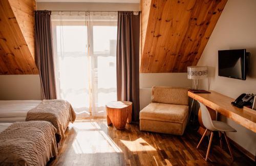 Wielki Gleboczek Hotel | Relax at Głęboczek Vine Resort & Spa: Pet-Friendly Retreat