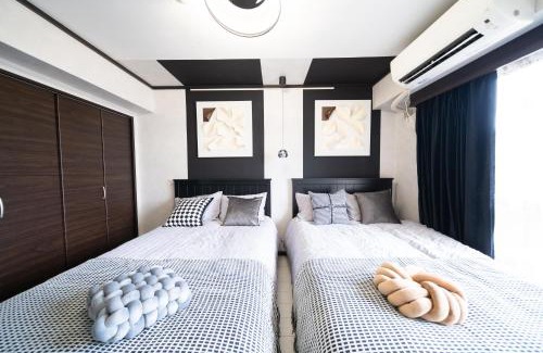 Kabukicho Apartment | Modern 2-Bedroom Retreat in Shinjuku, Steps from the Station
