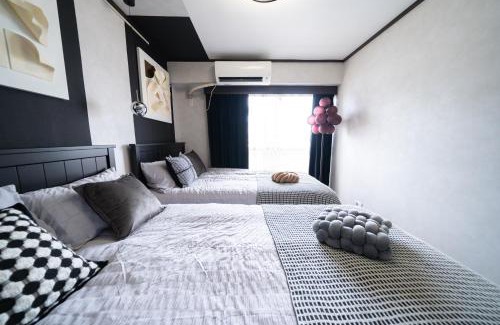 Kabukicho Apartment | Modern 2-Bedroom Retreat in Shinjuku, Steps from the Station