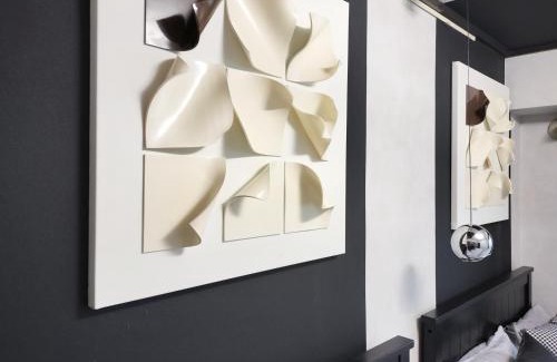 Kabukicho Apartment | Modern 2-Bedroom Retreat in Shinjuku, Steps from the Station