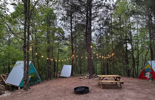 Talladega Cabin | Escape to G-4 Glamp in Bohamia: 10/10 Forest Retreat