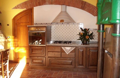 Lucca Historical Center Apartment | G & G Mill: Poolside Oasis with Free Wi-Fi and Breakfast