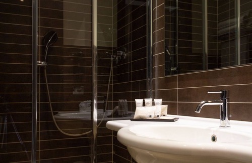 Osimo Hotel | G Hotel: 4-Star Retreat with Spa & Family-Friendly Perks