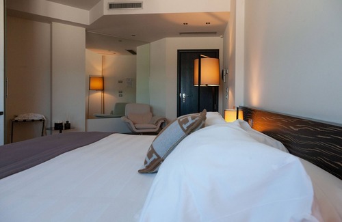 Osimo Hotel | G Hotel: 4-Star Retreat with Spa & Family-Friendly Perks