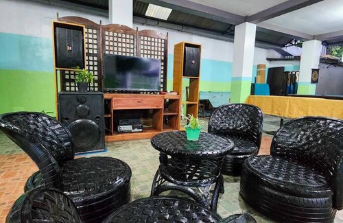 Tranca Villa | G&J's 4K Hotspring Private Resort: Family-Friendly Escape