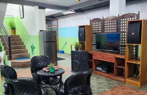 Tranca Villa | G&J's 4K Hotspring Private Resort: Family-Friendly Escape