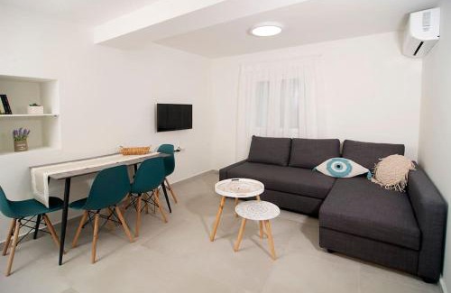 Kalamata Apartment | Experience G&K House Garden: 9.9/10 Rated, Family-Friendly Stay