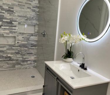 Greening Glade House | G-Lux Suite