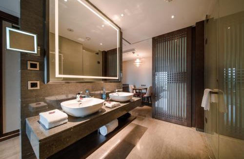 Wuzhong Hotel | Indulge at G-Luxe by Gloria Taimei Suzhou: Oceanfront Retreat