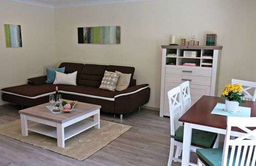 Mainz-Bingen Apartment | Modern Roosike Apartment in Bacharach-Steeg, Guest Rated 9.8