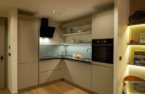 Bagcilar House | G Tower Residences: Family-Friendly Escape with Pool & Spa
