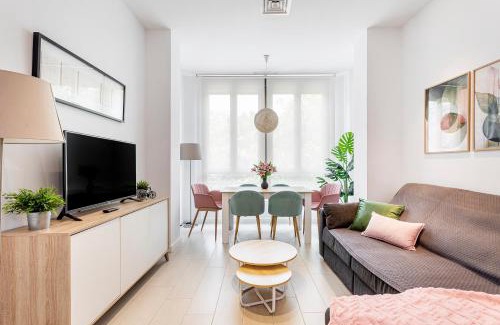 La Roqueta Apartment | Prime G&V Apartments Near City Center - Family Friendly Stay