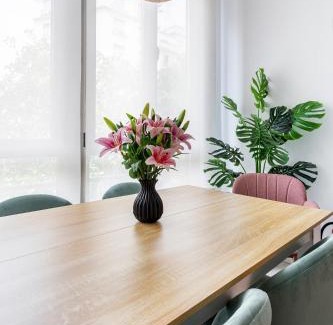 La Roqueta Apartment | Prime G&V Apartments Near City Center - Family Friendly Stay