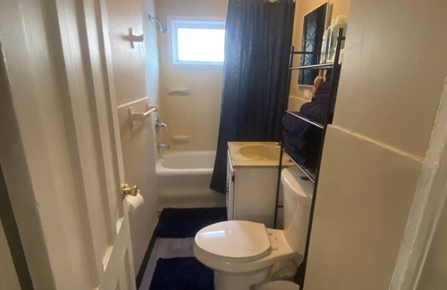 Downtown Syracuse House | Ideal 3 Bedroom Retreat Near Syracuse University & Mall