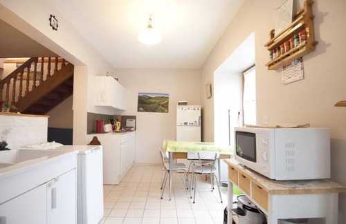 Tramoyes House | Tramoyes Gîte: Family-Friendly Stay with Breakfast Included
