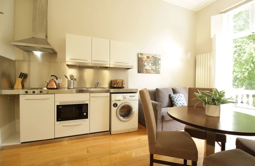 Tachbrook Apartment | Inviting Balcony Flat with Easy Access to Westminster
