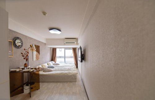 Kabukicho Apartment | Prime Location in Shinjuku: 5 Mins to East Shinjuku Station