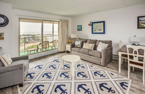 Gearhart Condo | Pet-Friendly Retreat with Ocean View and Spa Access