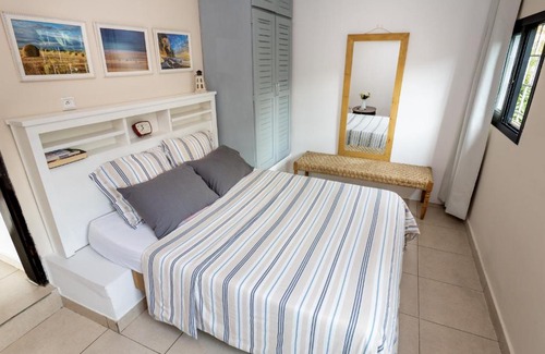 Deux Plateaux House | Explore Gaïa's Garden B&B in Abidjan with Pool & Breakfast