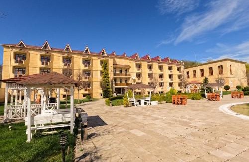 Gabala Hotel | Discover Gabala Yeddi Gozel Hotel with Oceanfront Pool & Spa