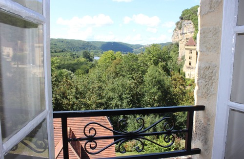 La Roque-Gageac House | Discover Gabarier's House in La Roque Gageac's Heart