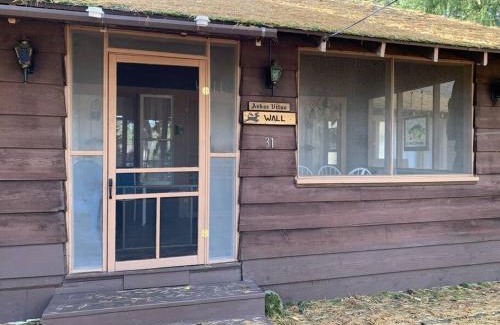 St Germain House | Cozy Gabe's Lost Resort: Family-Friendly with a Pool
