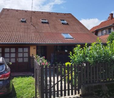 Balatonkeresztur House | Gabi Vendégház: Pet & Child Friendly with High Guest Ratings