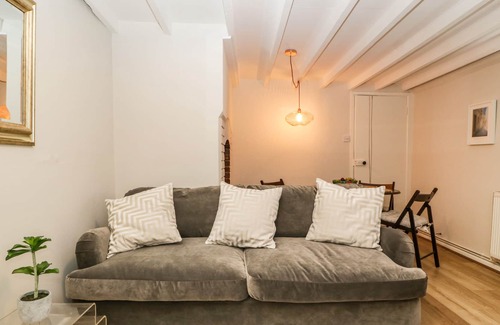 Beaminster Cottage | GABLE END COTTAGE, family friendly, with open fire in Beaminster