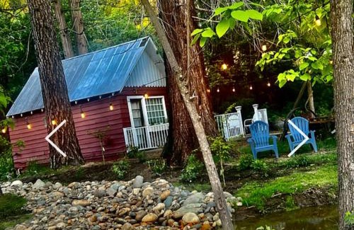 Twain Harte Hotel | Discover Gables Cedar Creek Inn: Family & Pet Friendly Stay