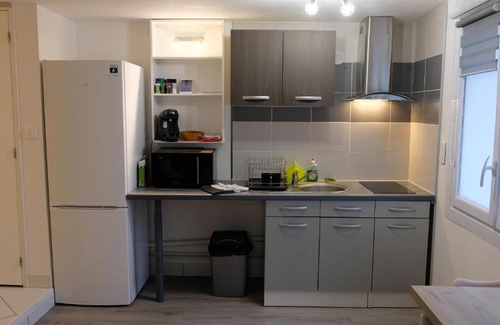 Anatole France Danton Apartment | Guest Rated: Gabriel Péri with Exceptional 9/10 Score