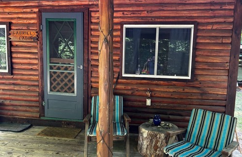 Le Roy Cabin | Escape to Gabriel's Cabin in the Woods - 10/10 Guest Rated