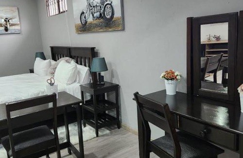 Kew House | Enjoy Family-Friendly Amenities at Gabriel's Gate Hotel