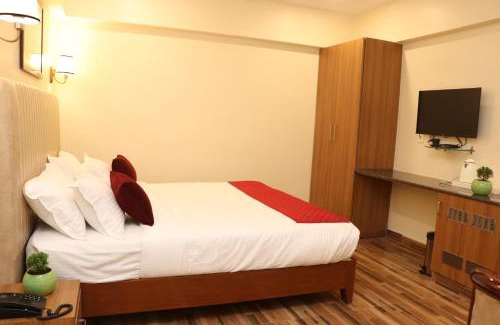 MVP Colony Hotel | Gadiraju Palace Hotel: Family-Friendly Stays Await You