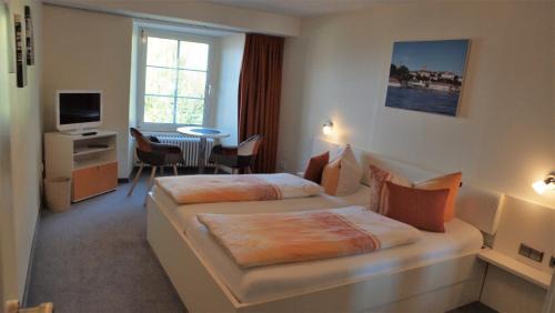 Meersburg House | Family-Friendly Gaestehaus Seliger with Kitchen Amenities